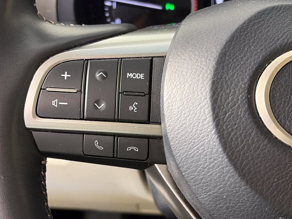 Used 2023 Lexus GX 460 Premium w/ Accessory Package AWD/4WD image 17