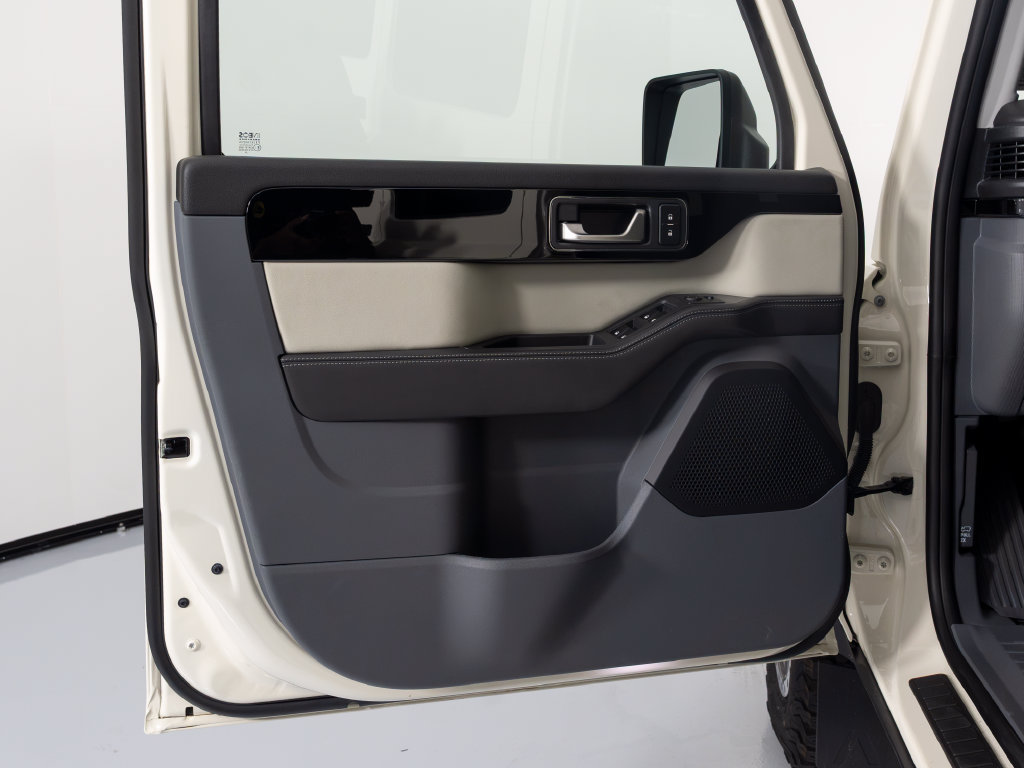 Used 2025 INEOS Grenadier Station Wagon AWD/4WD image 10