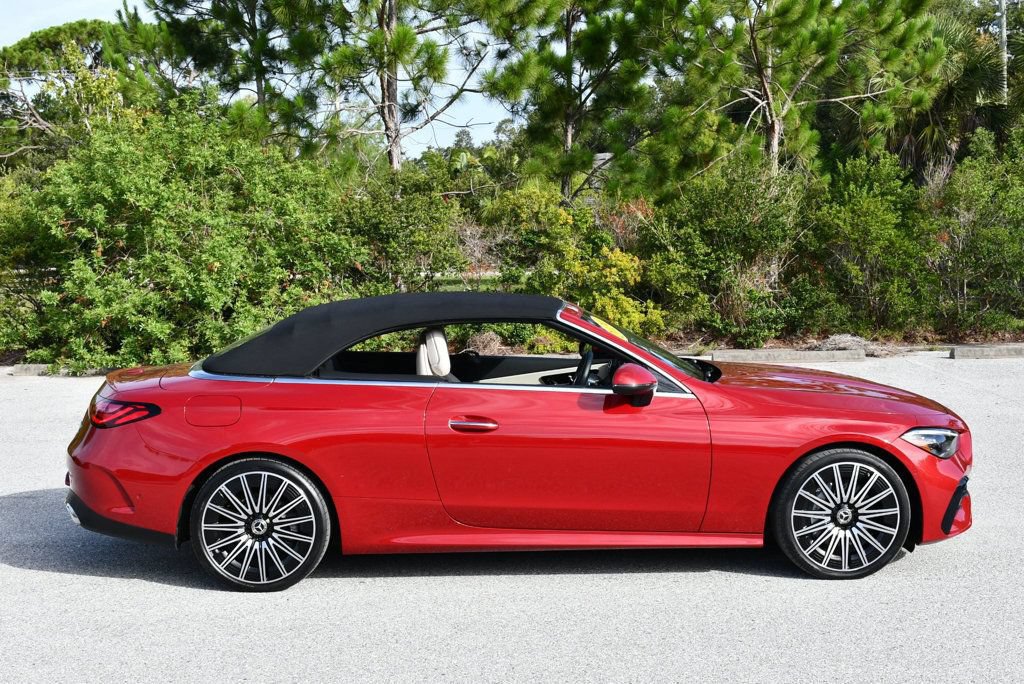 Used 2024 Mercedes-Benz CLE 300 4MATIC Cabriolet image 47