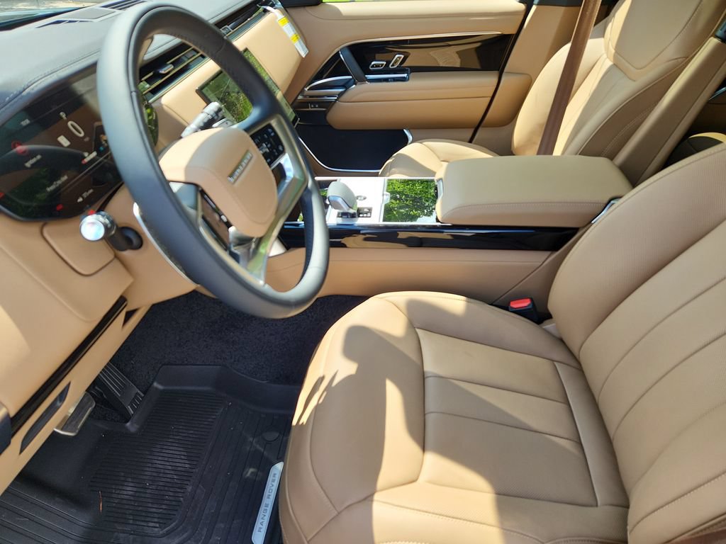 New 2026 Land Rover Range Rover Long Wheelbase SE AWD/4WD image 23