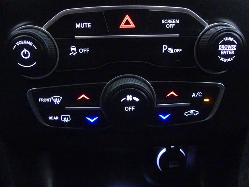Used 2023 Dodge Charger SXT RWD image 15