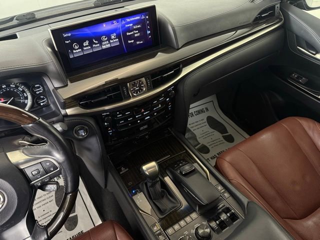 Used 2021 Lexus LX 570 4WD w/ 3rd Row & Luxury Pkg image 40