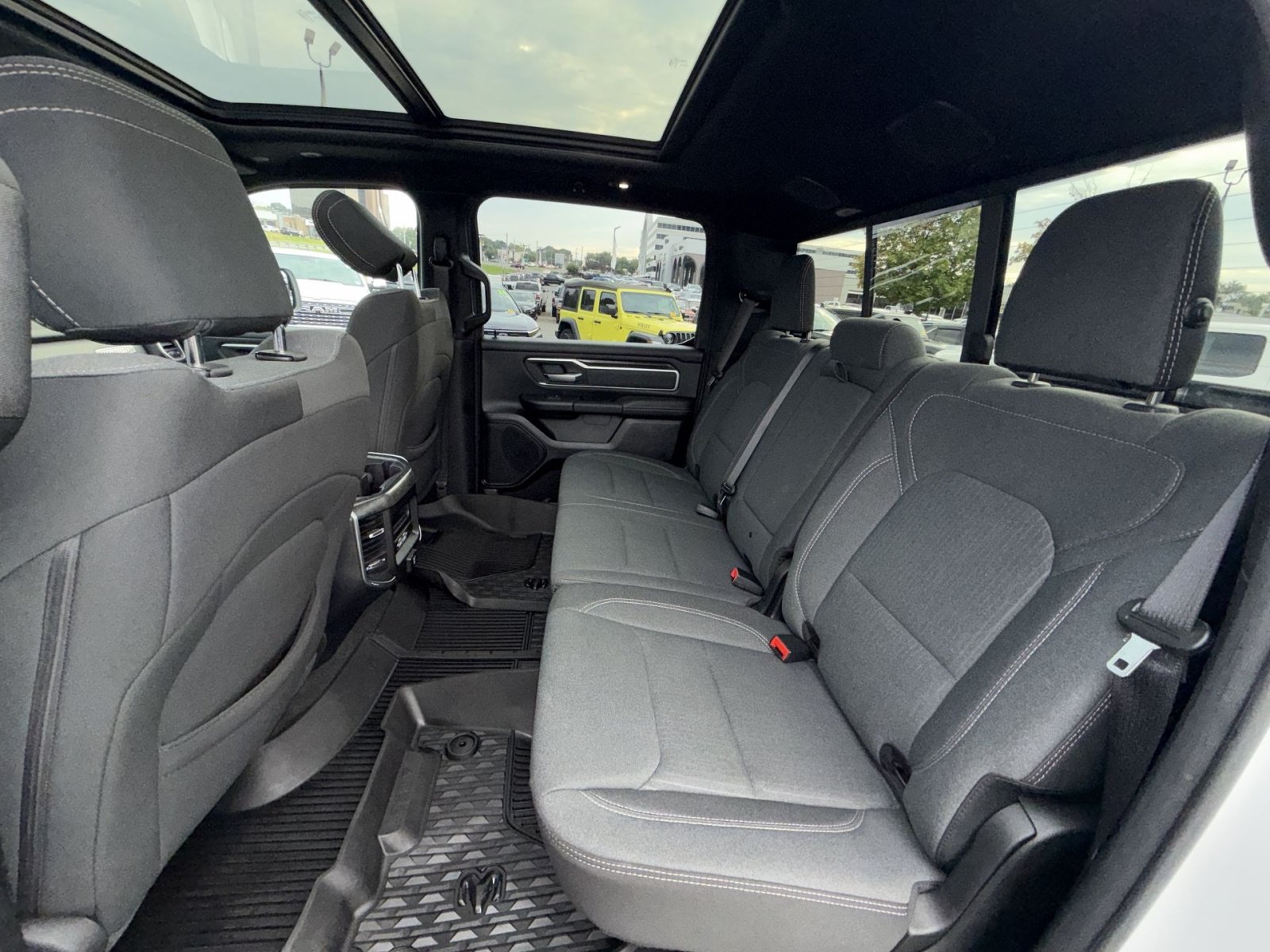 Used 2021 RAM 1500 Big Horn AWD/4WD image 25