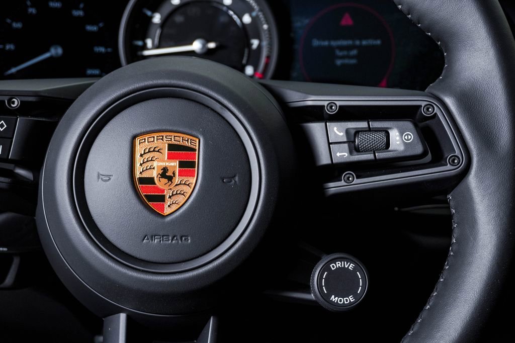 Used 2024 Porsche 911 Carrera T RWD image 23