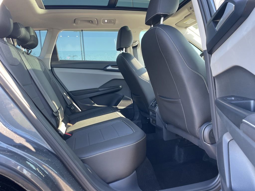 Used 2024 Volkswagen Taos SE image 16