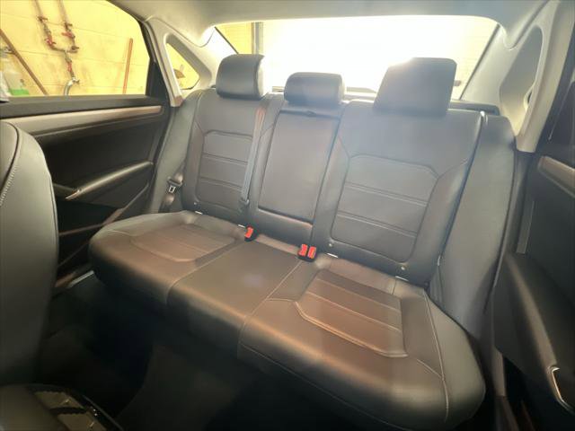 Certified 2022 Volkswagen Passat 2.0T SE image 23