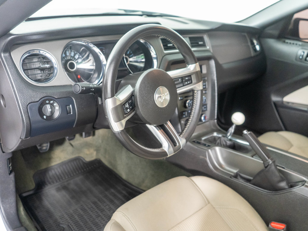 Used 2014 Ford Mustang GT RWD image 11