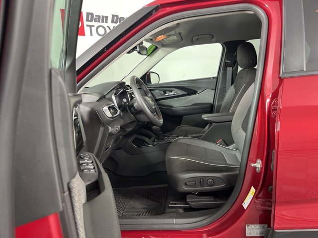 Used 2021 Chevrolet TrailBlazer LT w/ Convenience Package image 3