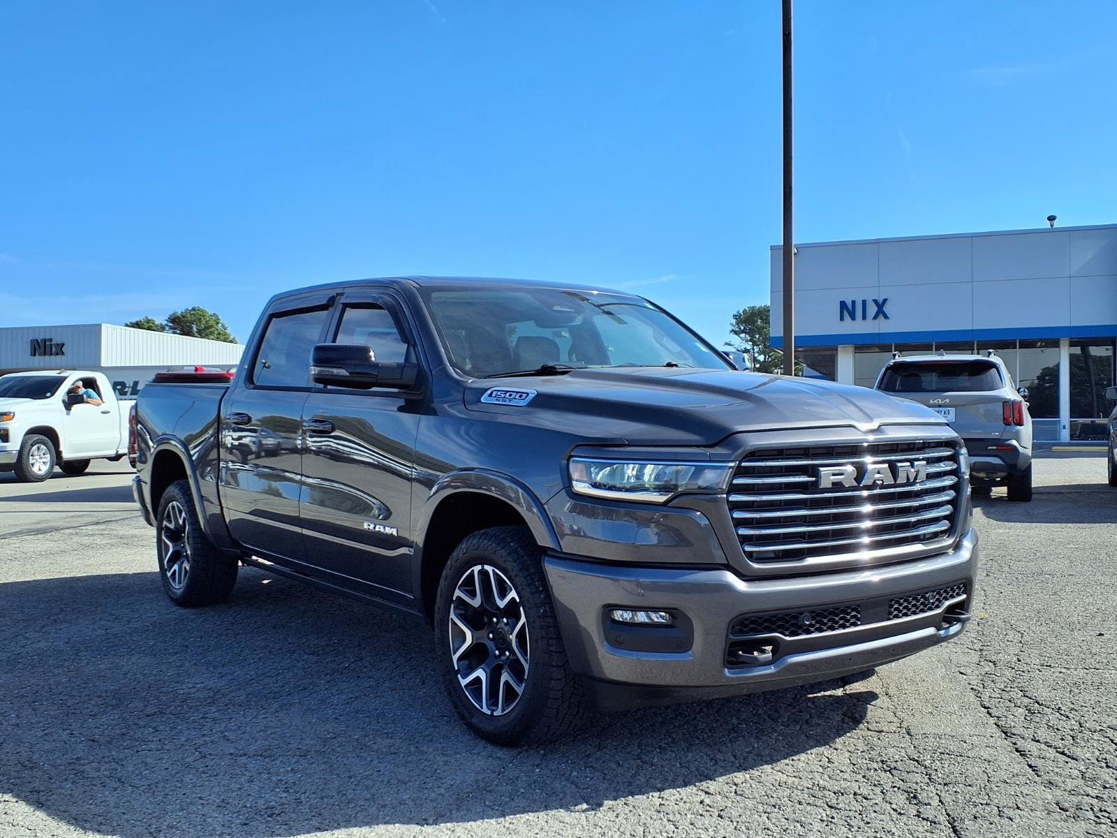 Used 2025 RAM 1500 Laramie AWD/4WD image 20
