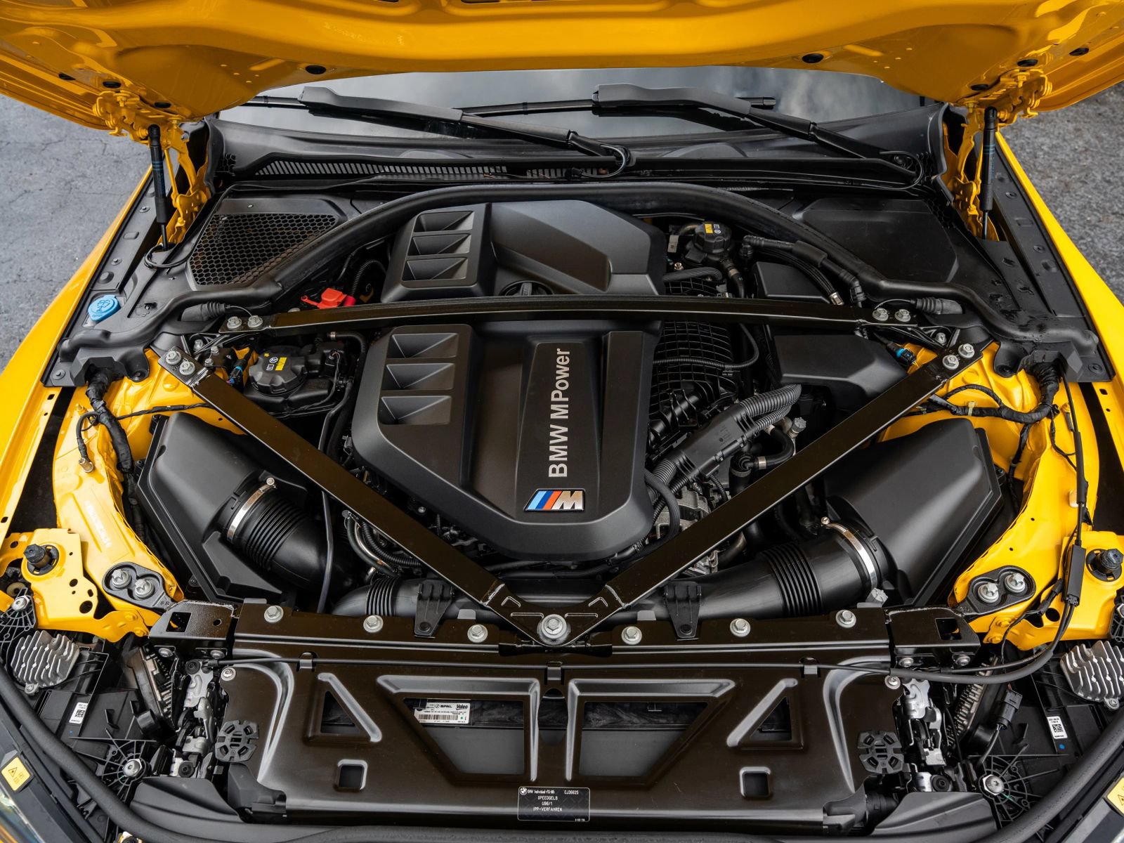 Used 2022 BMW M4 xDrive Competition w/ M Carbon Exterior Package AWD/4WD image 41