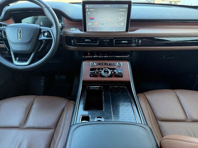Used 2023 Lincoln Aviator Reserve w/ Class IV Trailer Tow Package image 11
