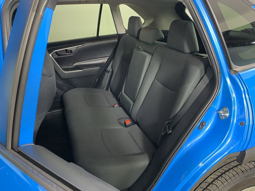 Used 2019 Toyota RAV4 LE w/ Carpet Mat Package AWD/4WD image 31