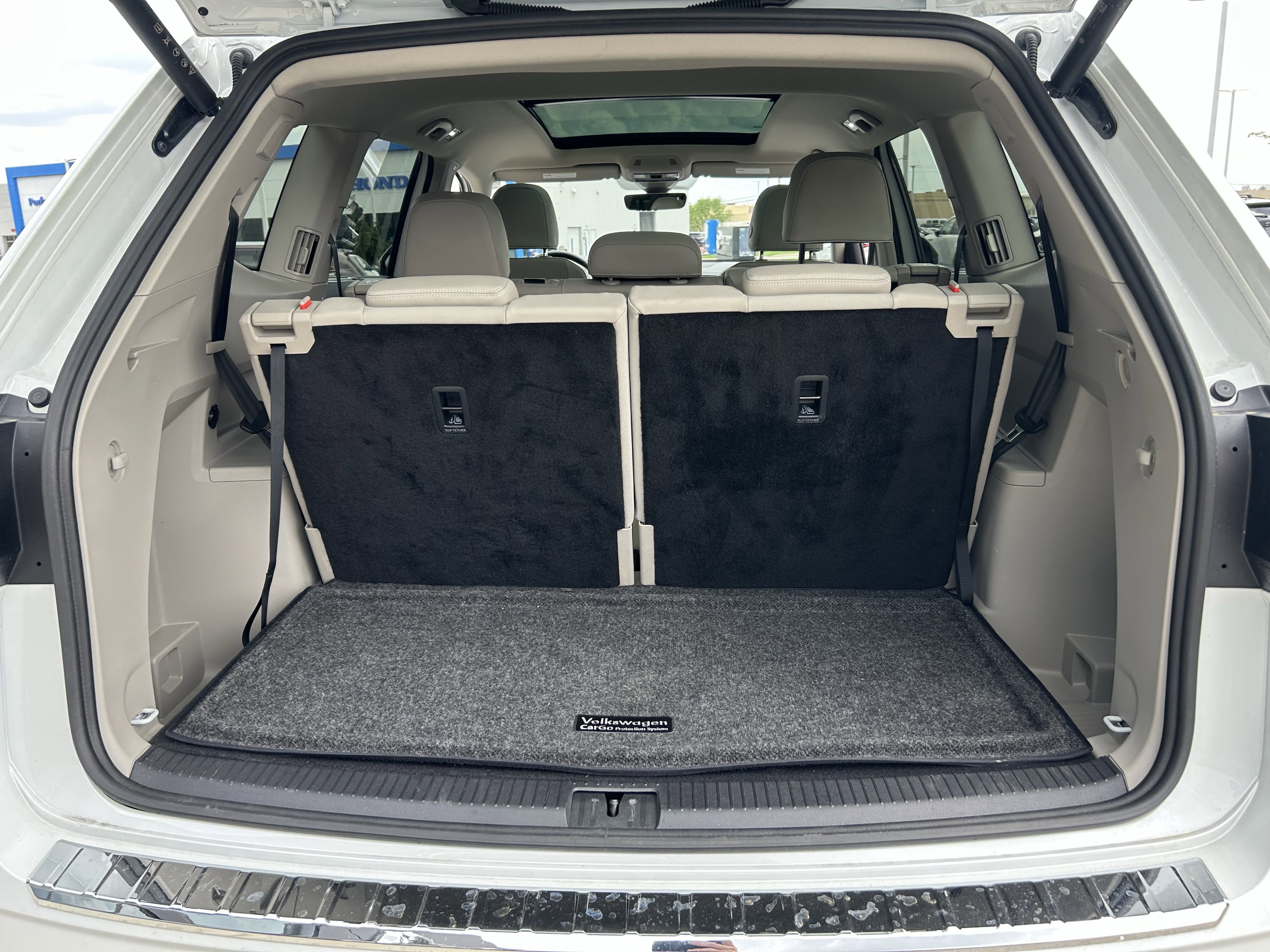 Used 2024 Volkswagen Atlas SEL Premium R-Line image 29