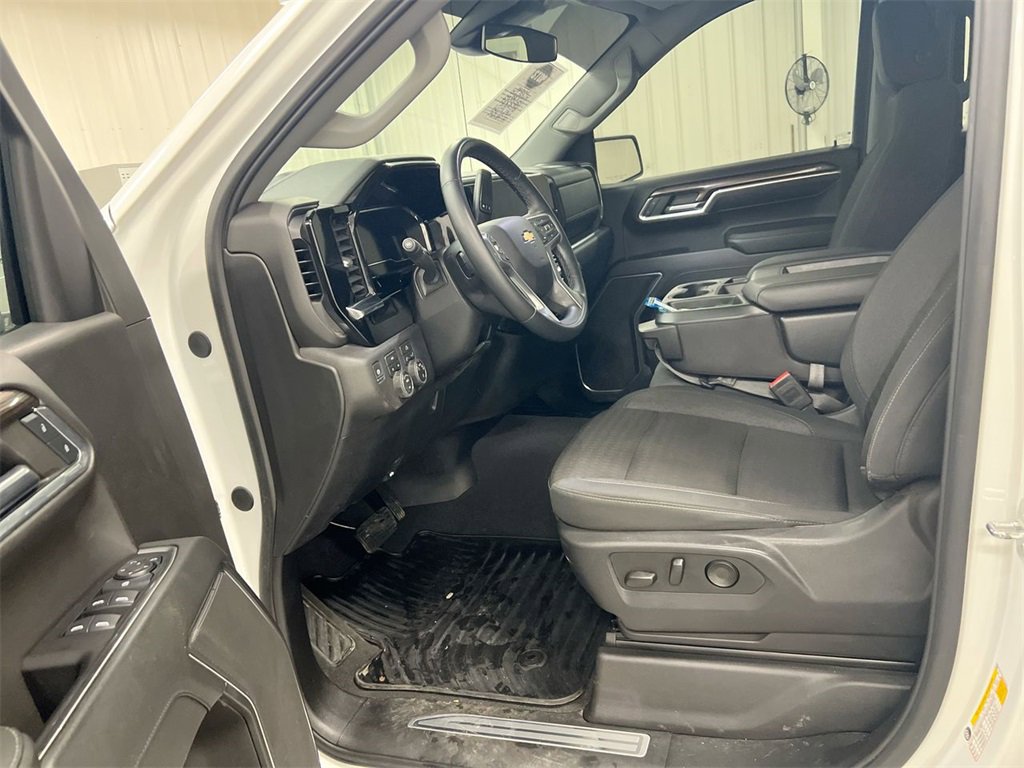 Used 2024 Chevrolet Silverado 1500 LT image 19