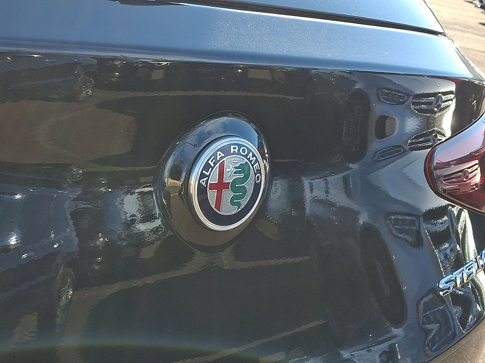 Used 2022 Alfa Romeo Stelvio Ti image 31