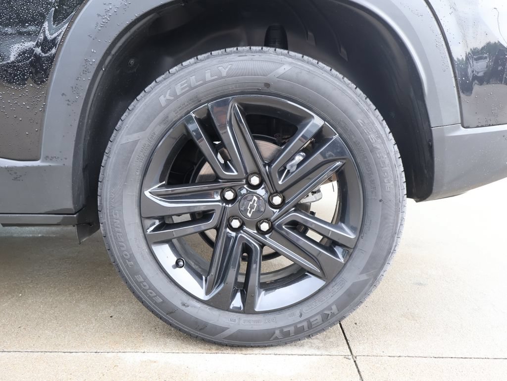 Used 2025 Chevrolet Trax ACTIV w/ Sunroof Package FWD image 38