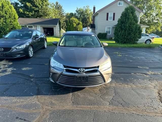 Used 2015 Toyota Camry XLE FWD image 2