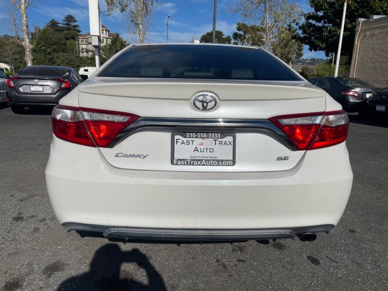 Used 2015 Toyota Camry SE FWD image 7