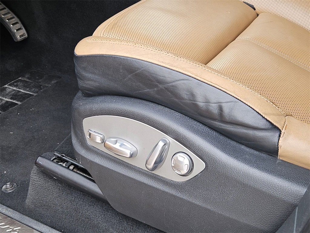 Used 2014 Porsche Cayenne Turbo image 15