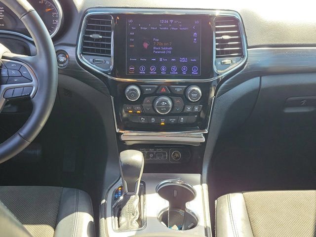 Used 2019 Jeep Grand Cherokee Laredo w/ Security & Convenience Group image 21