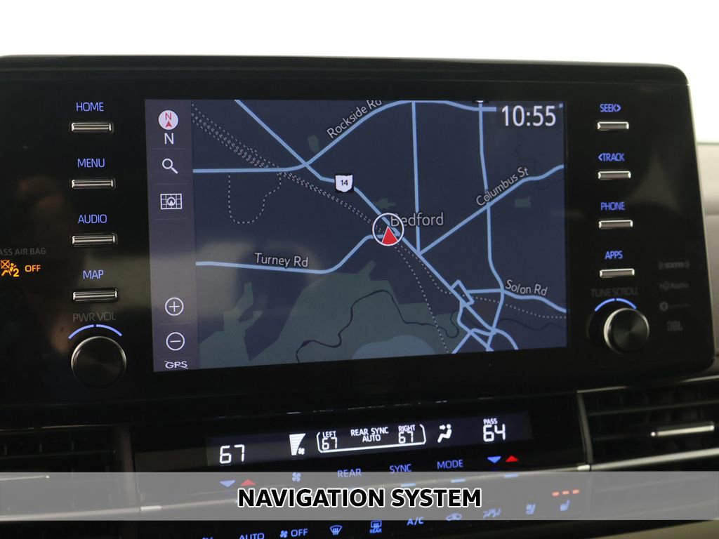 Used 2023 Toyota Sienna Platinum image 3
