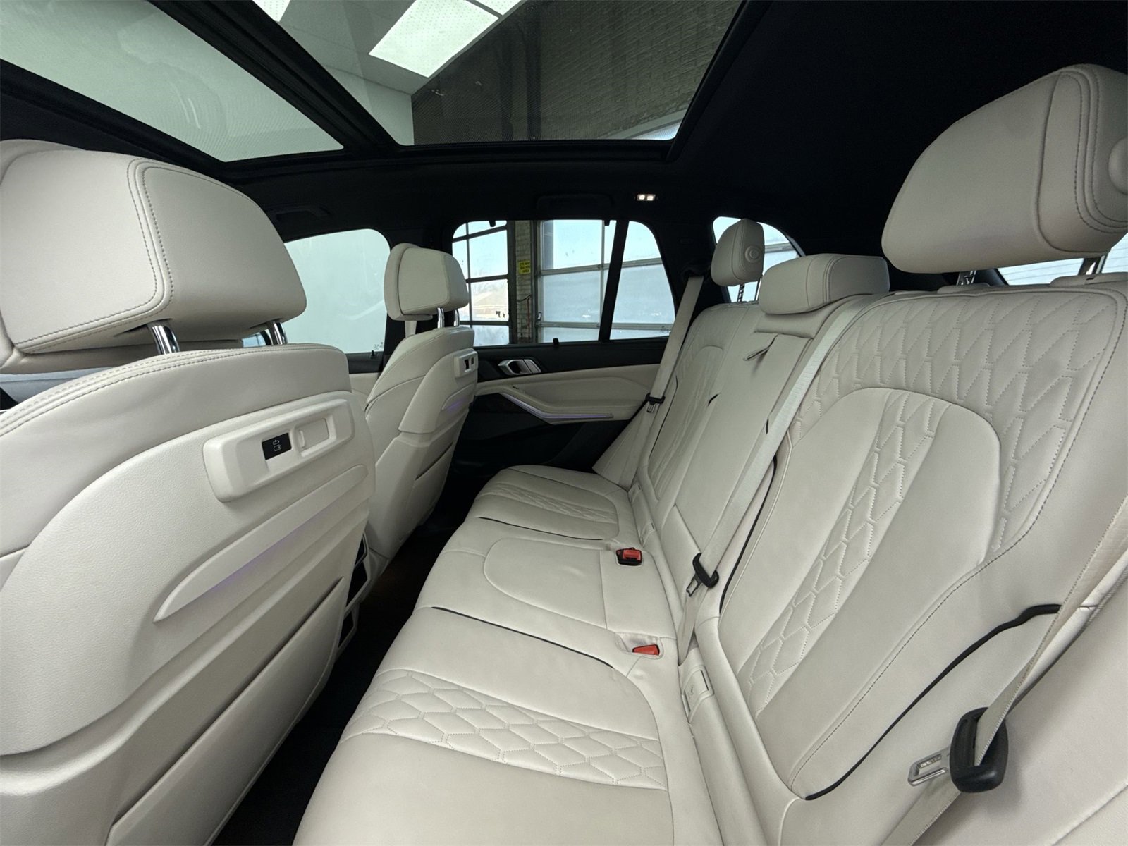 Used 2021 BMW X5 sDrive40i w/ M Sport Package image 32