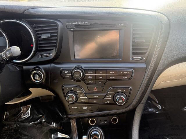 Used 2011 Kia Optima EX w/ Premium Pkg image 12