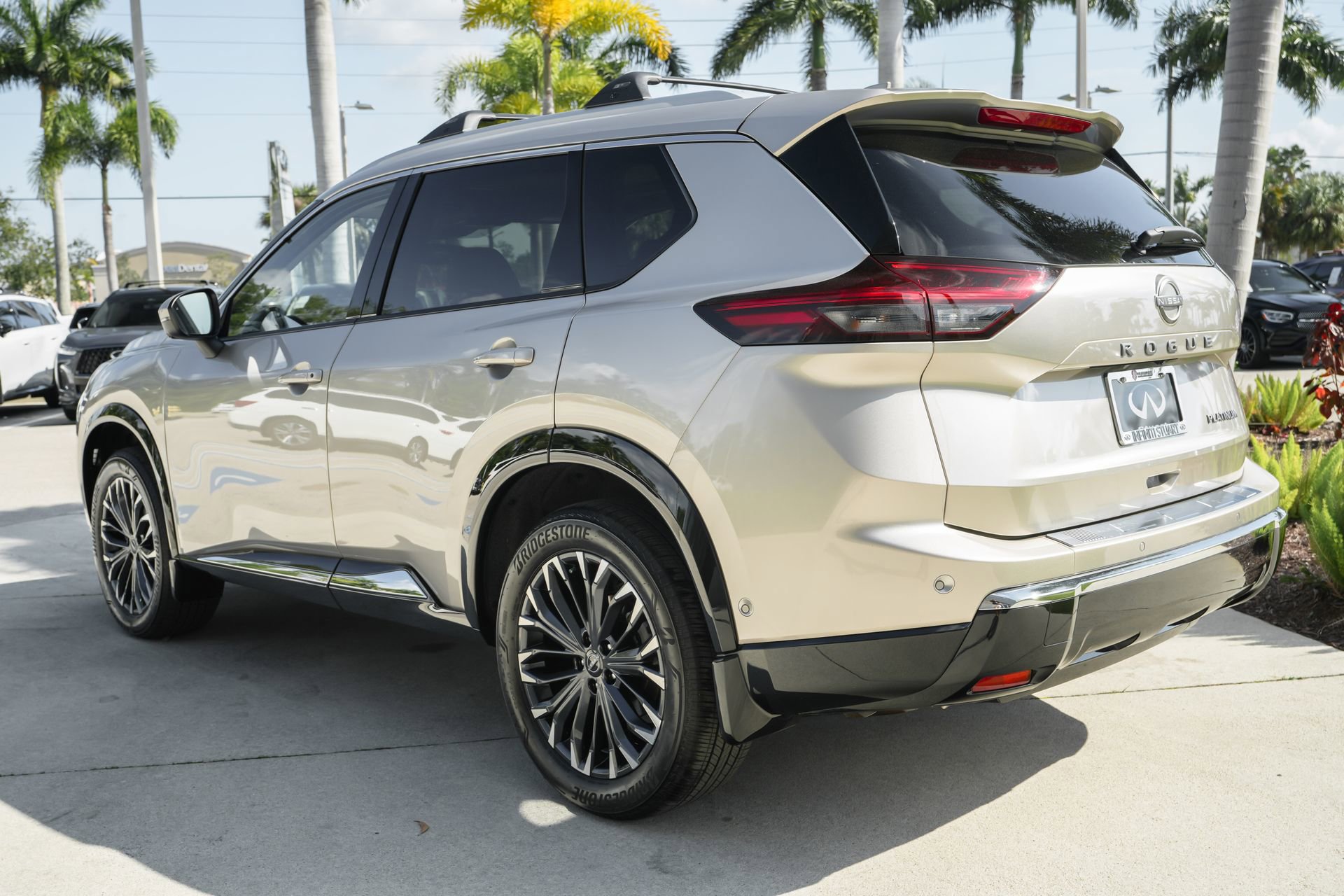 Used 2025 Nissan Rogue Platinum w/ Platinum Premium Package image 26