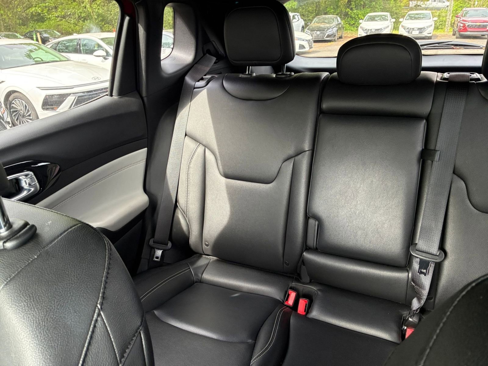 Used 2025 Jeep Compass Limited image 40