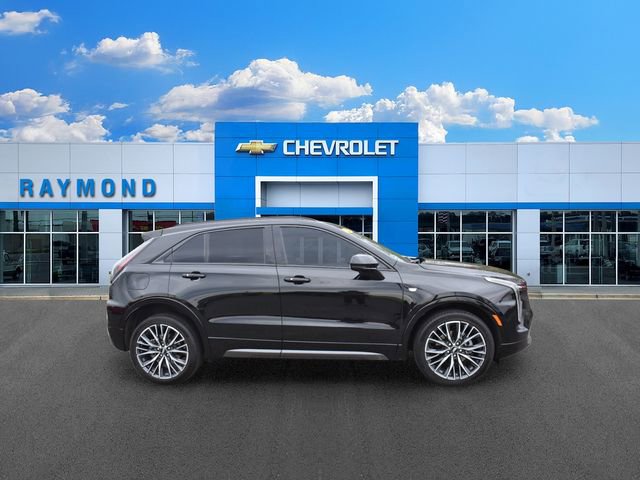 Certified 2024 Cadillac XT4 Sport w/ Technology Package AWD/4WD image 2