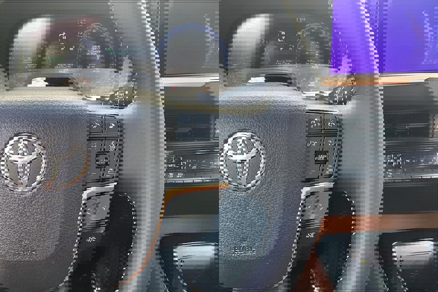 Used 2025 Toyota Crown Signia w/ Advanced Technology Package AWD/4WD image 24