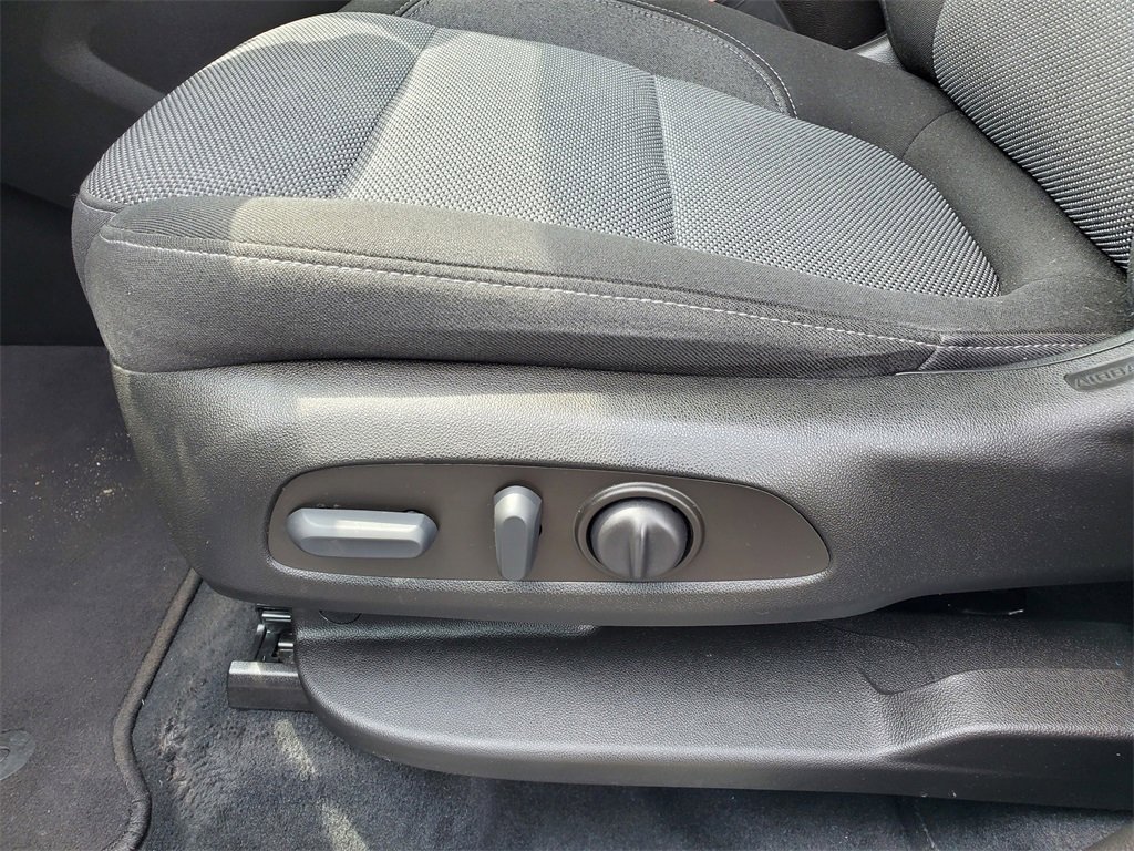 Used 2022 Chevrolet Traverse LT w/ LPO, Roadside Safety Package image 7