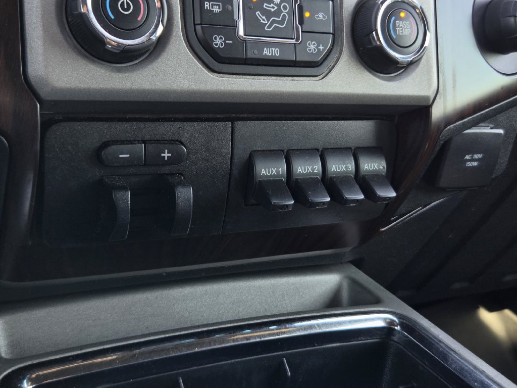 Used 2014 Ford F250 Lariat w/ Lariat Interior Package AWD/4WD image 19