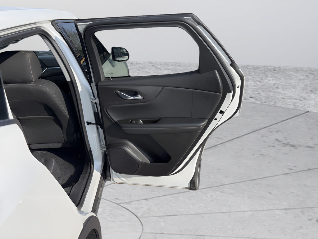 Used 2024 Chevrolet Blazer LT FWD image 31