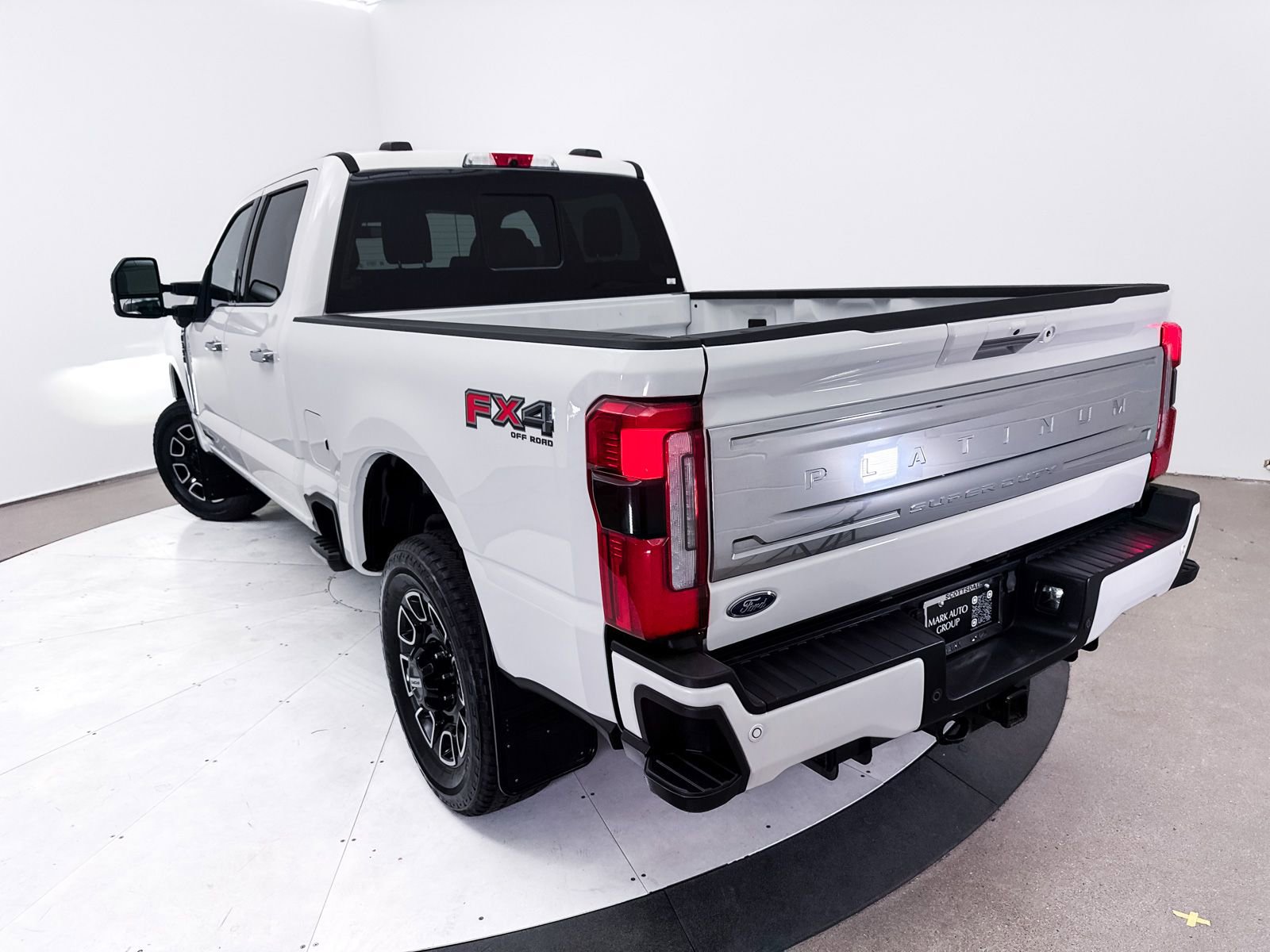 Used 2024 Ford F350 Platinum AWD/4WD image 10