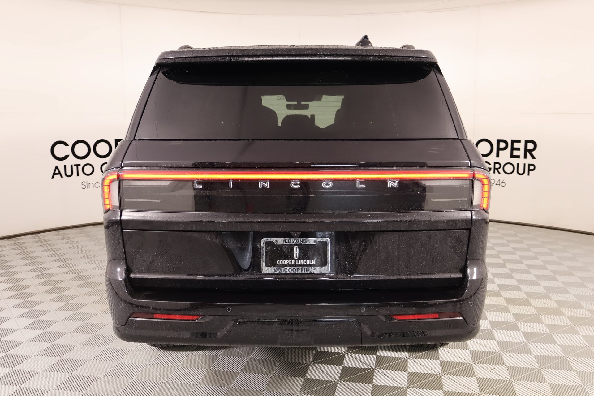 New 2026 Lincoln Navigator L Reserve w/ Jet Appearance Package AWD/4WD image 24