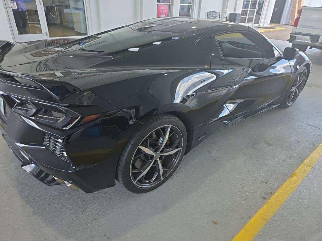 Used 2023 Chevrolet Corvette Stingray Premium Cpe w/ Z51 Performance Package image 3