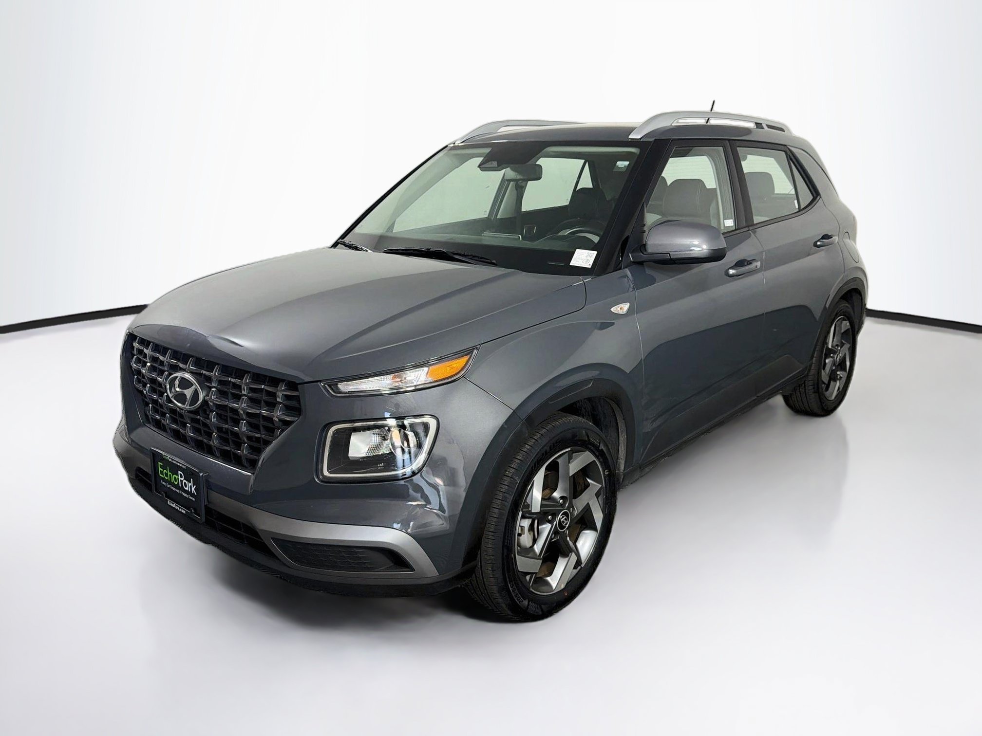Used 2025 Hyundai Venue SEL FWD image 3
