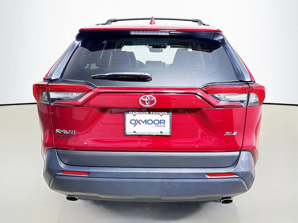 Certified 2022 Toyota RAV4 XLE Premium FWD image 6