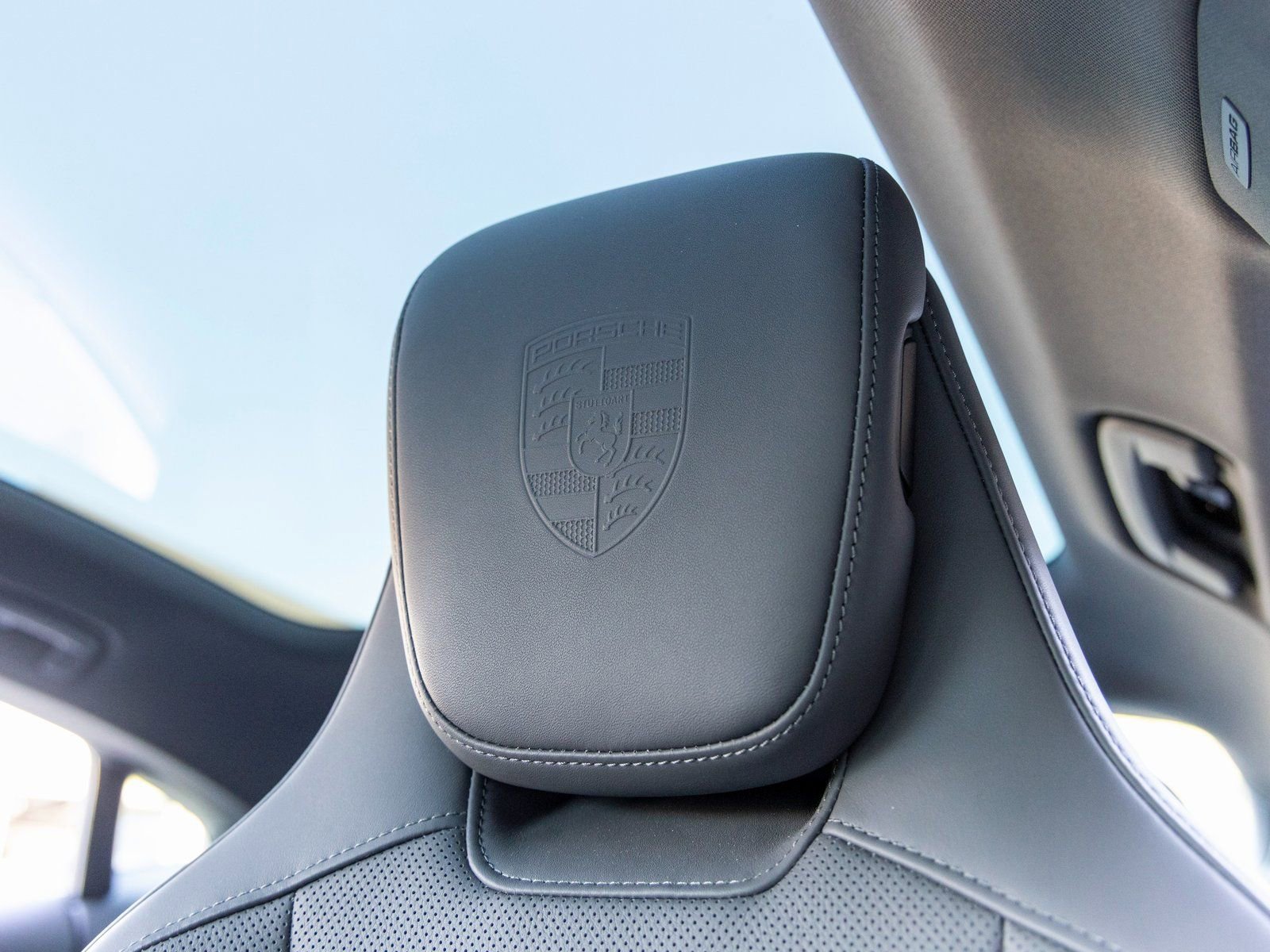 Used 2025 Porsche Taycan 4S image 31