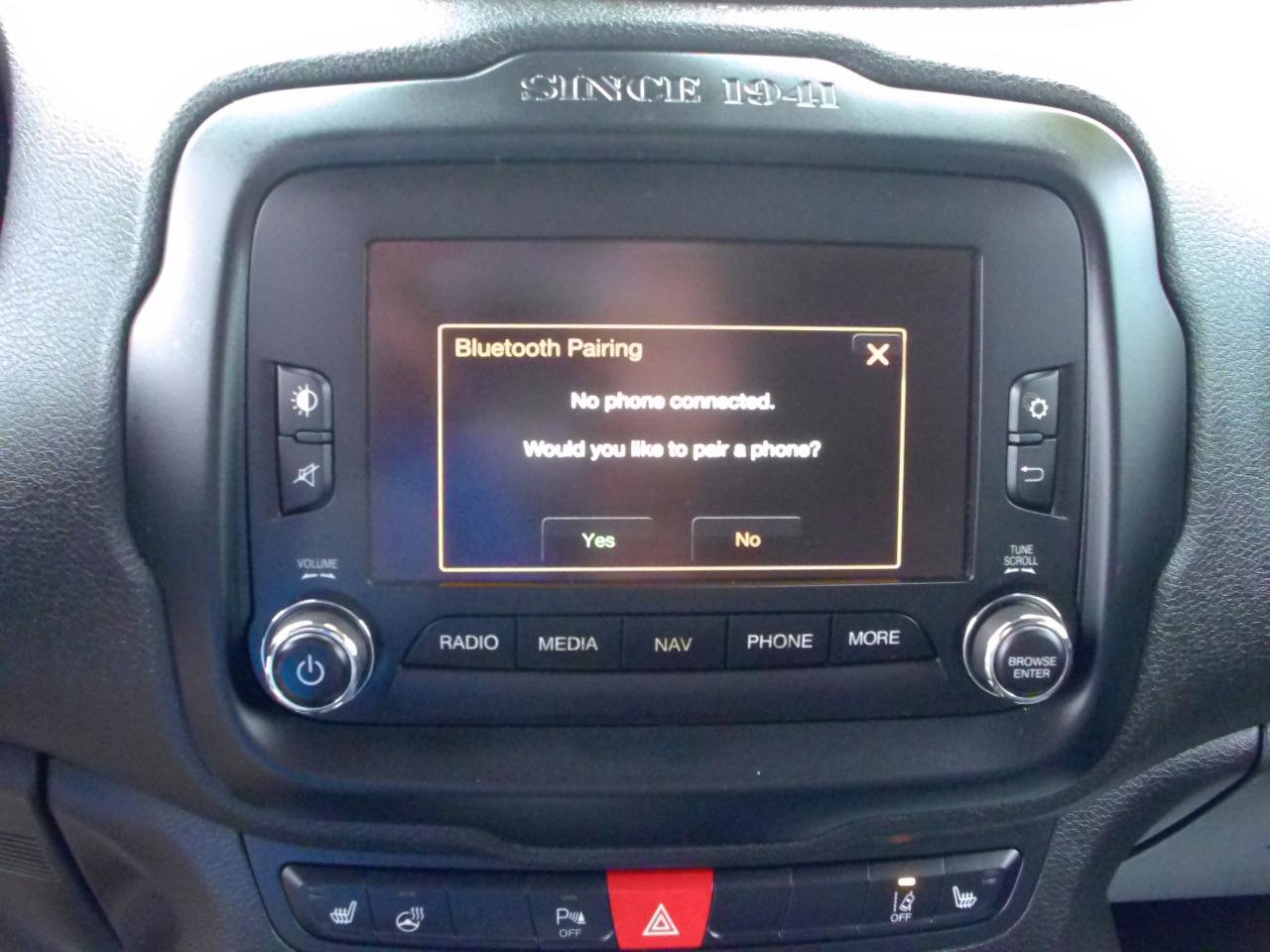 Used 2016 Jeep Renegade Limited image 23