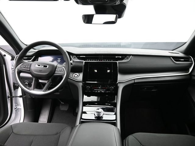 New 2025 Jeep Grand Cherokee Laredo image 23