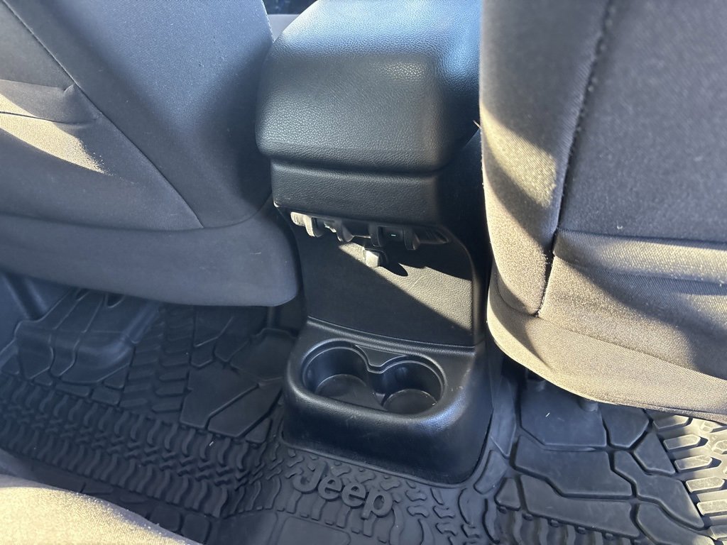 Used 2014 Jeep Wrangler Unlimited Sahara w/ Connectivity Group image 33