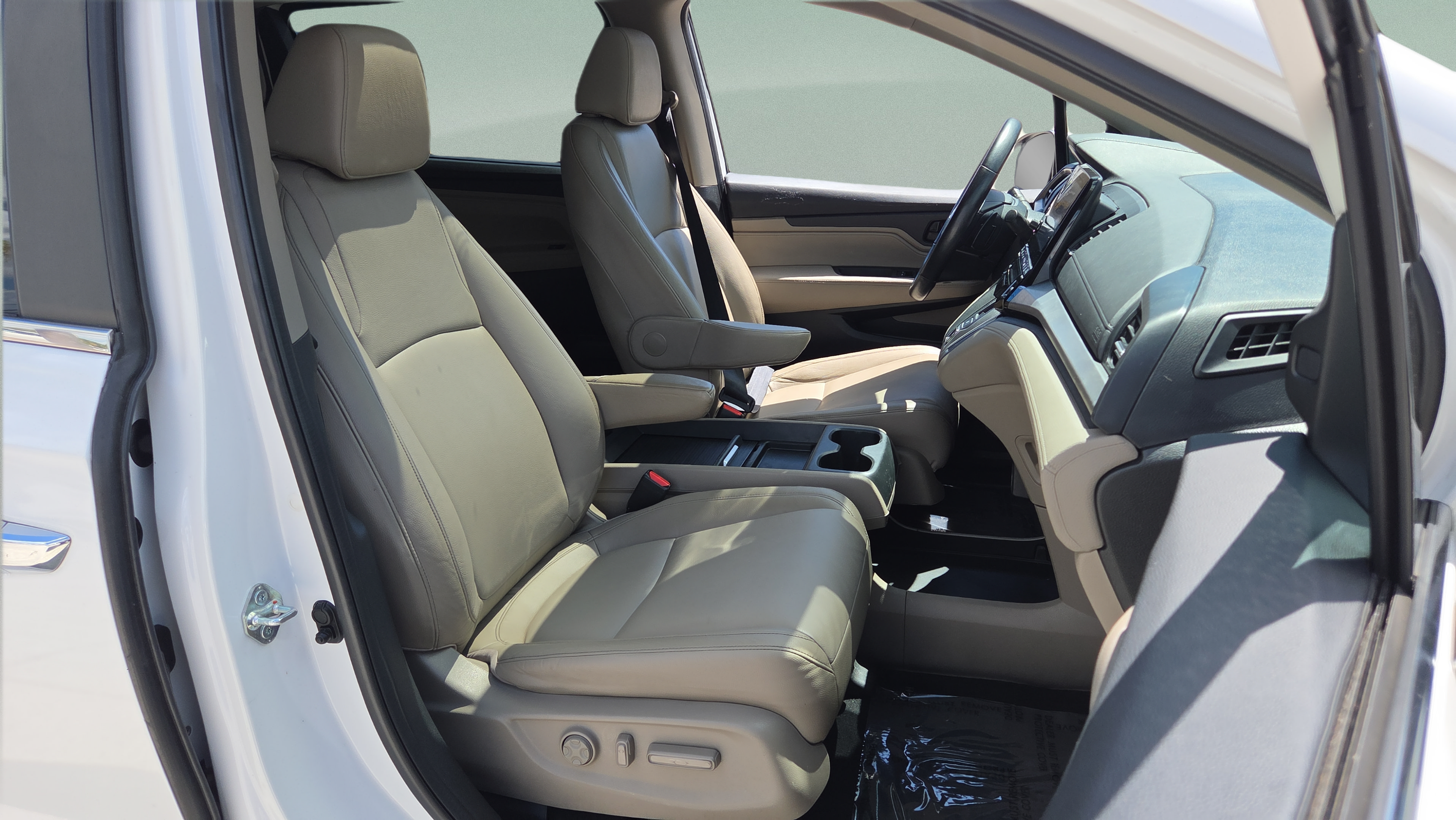 Used 2023 Honda Odyssey EX-L image 17