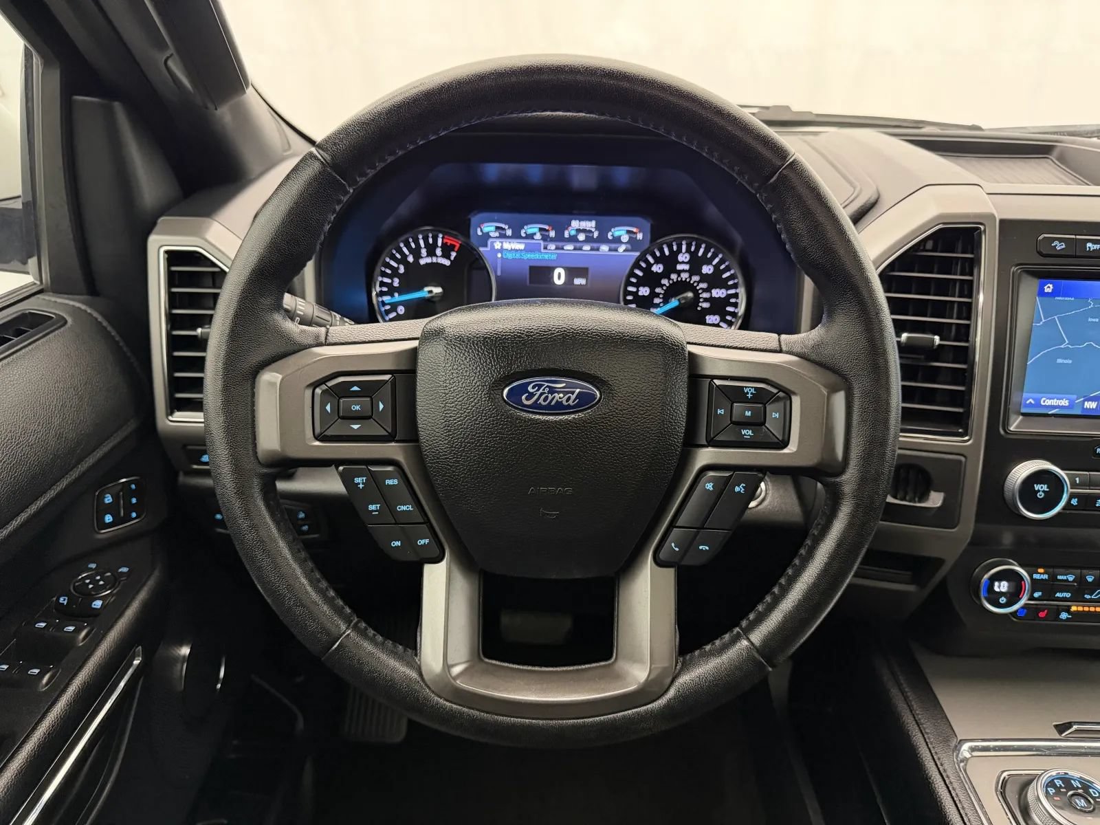 Used 2020 Ford Expedition XLT w/ Equipment Group 202A AWD/4WD image 12