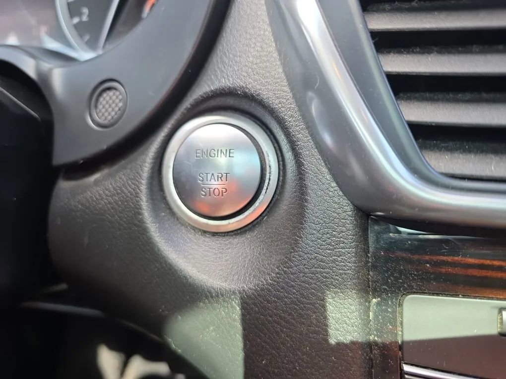 Used 2017 INFINITI QX30 Premium w/ Technology Package image 41