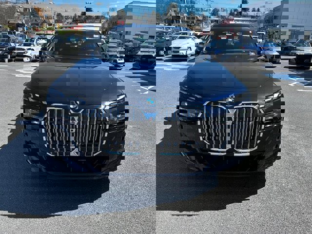 Certified 2024 BMW i7 xDrive60 image 2