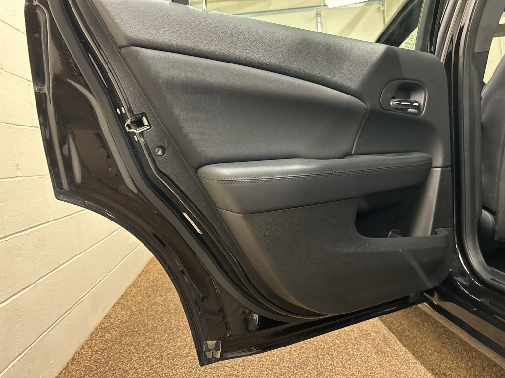 Used 2014 Chrysler 200 LX image 14