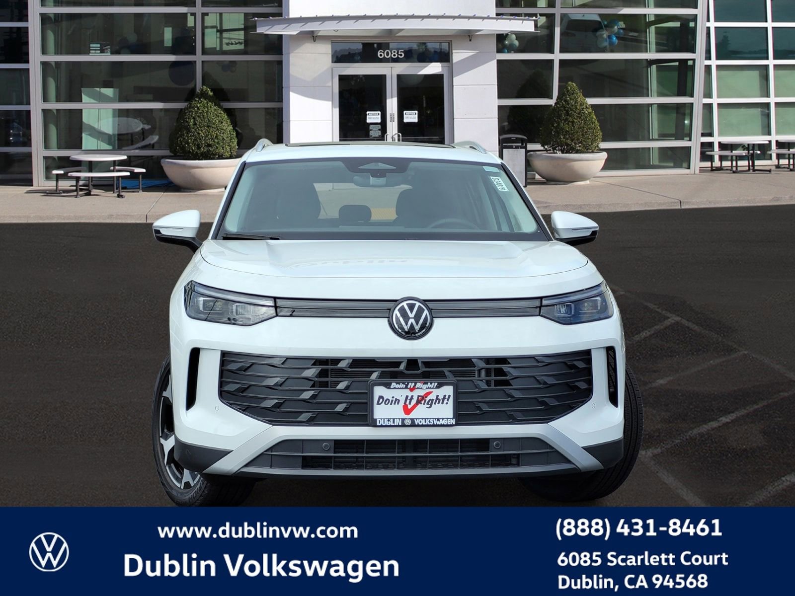 New 2026 Volkswagen Tiguan SE image 2