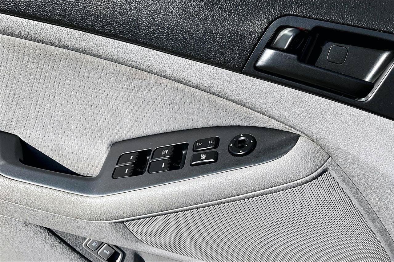 Used 2013 Kia Optima LX FWD image 38